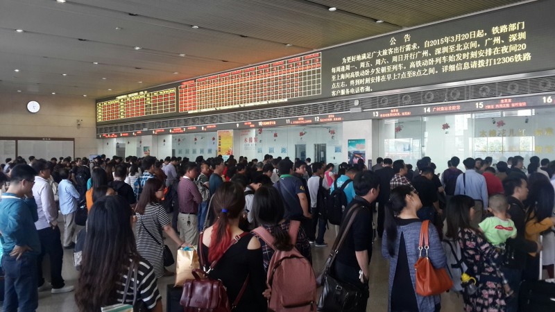 queuing for train tickets guangzhou