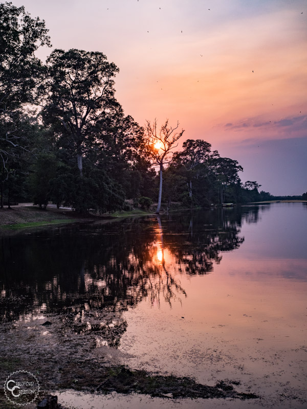 angkor-thom-moat-sunset