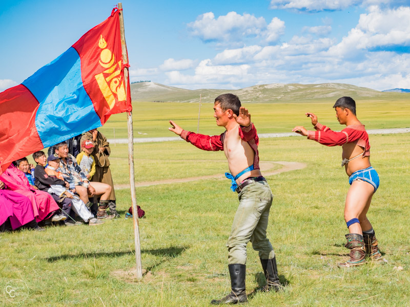 mongolian-wrestling-naadam