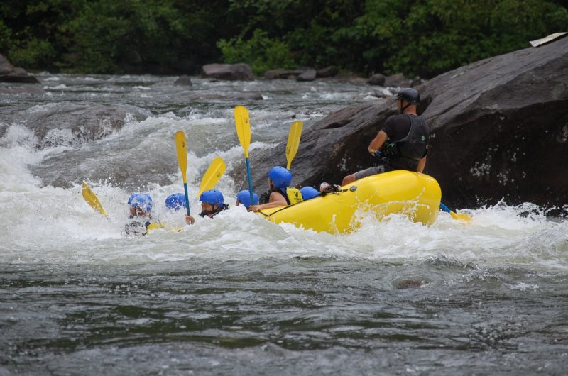 rafting-guide-abroad